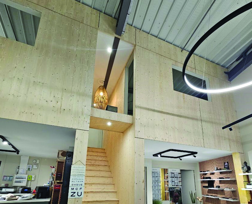 Tradition Bois : Nouvelle création d’un étage en ossature bois pour un magasin.