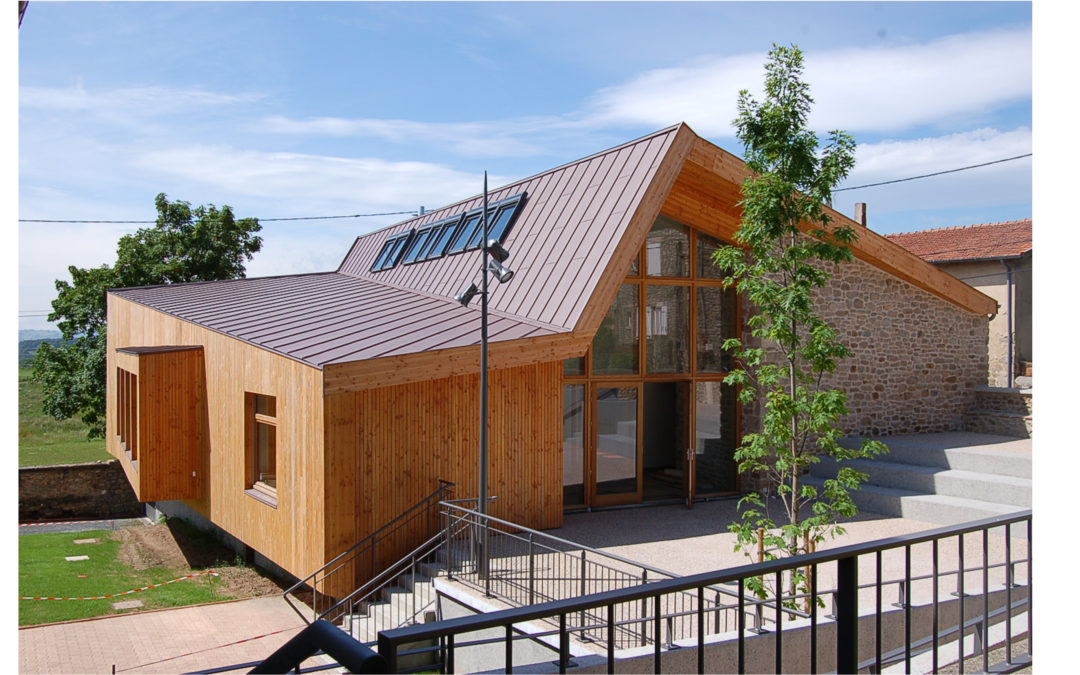 Bibliothèque et salle associative avec cinéma itinérant à Duerne (69)