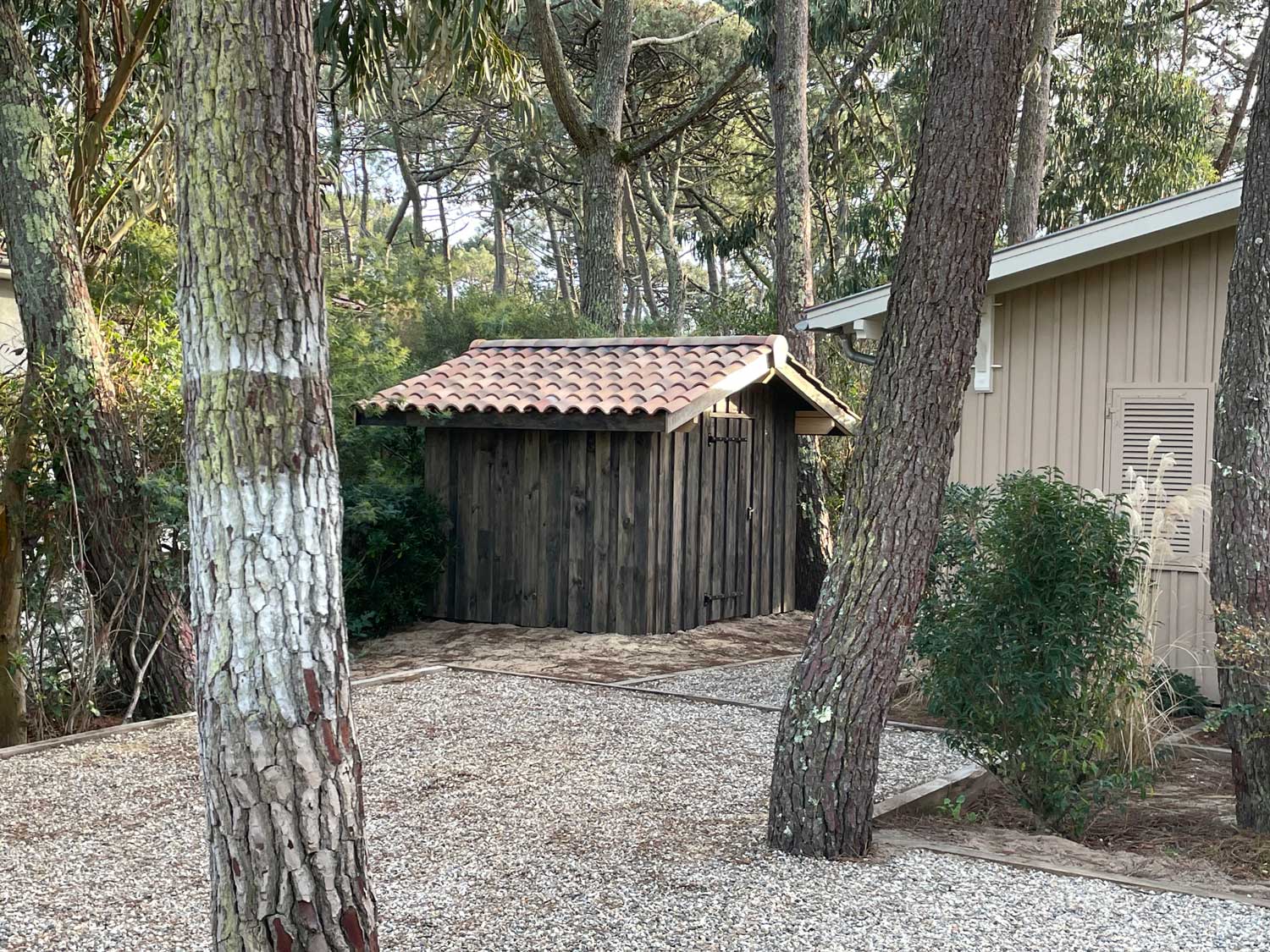 Abri maison et cabane en bois